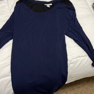 MATERNITY Long sleeve dress with tie. Navy blue in front, black in back